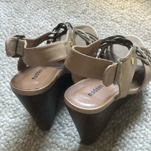 Madden Girl Upper Leather Wedge - Picture 3 of 3